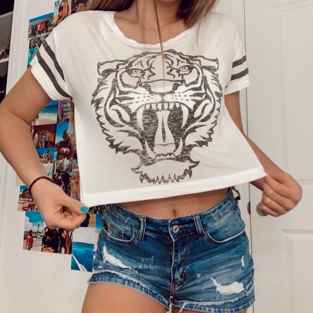 Tiger crop top!